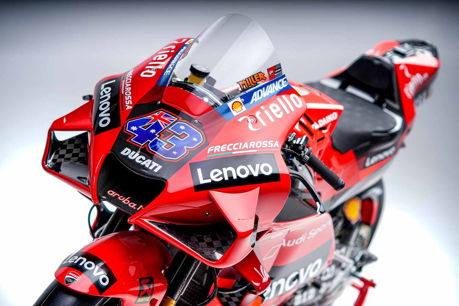 La Desmosedici GP della Ducati Corse con il logo Frecciarossa